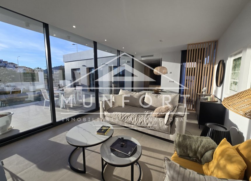Resale - Villas -
Almeria