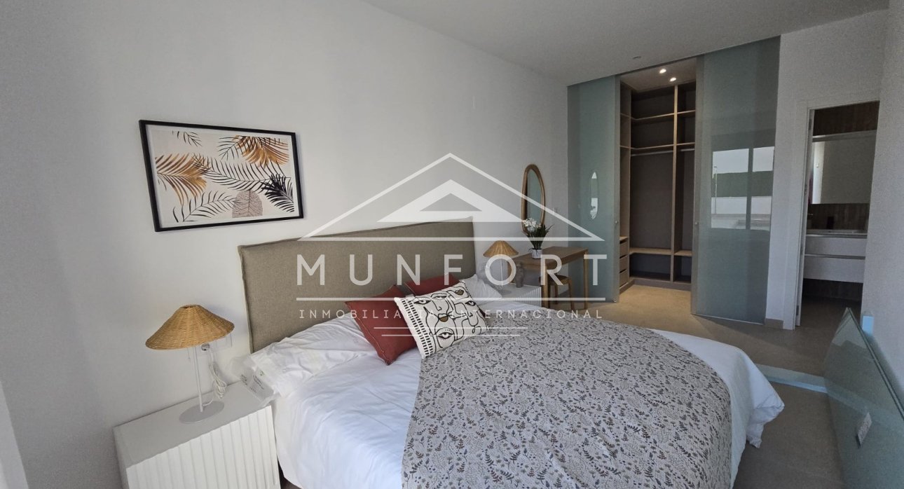 Resale - Villas -
Almeria