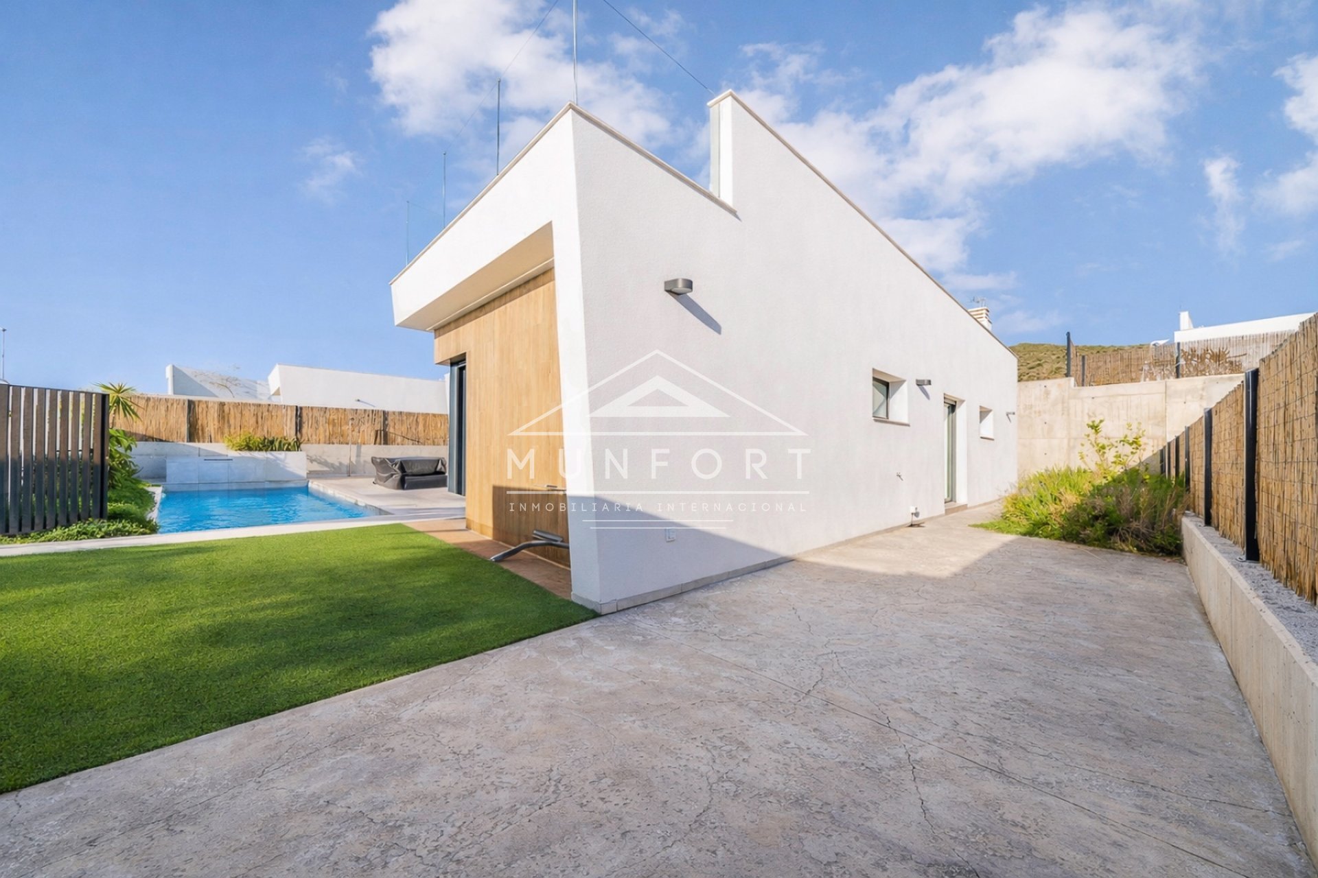 Resale - Villas -
Baños y mendigo - Baños y Mendigo