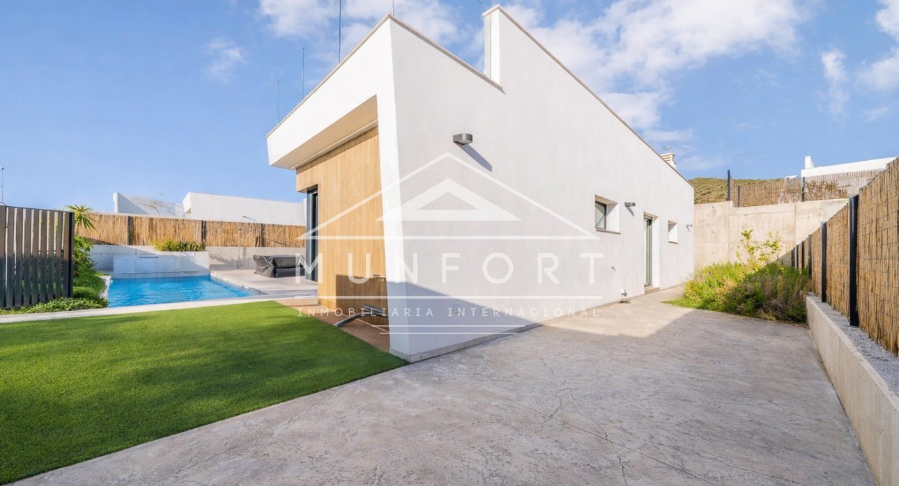 Resale - Villas -
Baños y mendigo - Baños y Mendigo