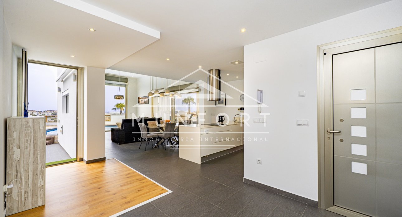 Resale - Villas -
Benijófar