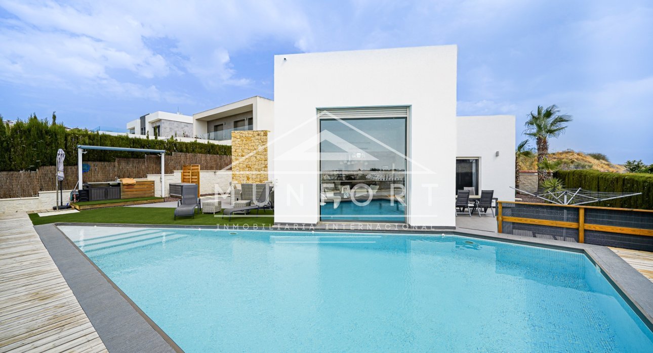 Resale - Villas -
Benijófar