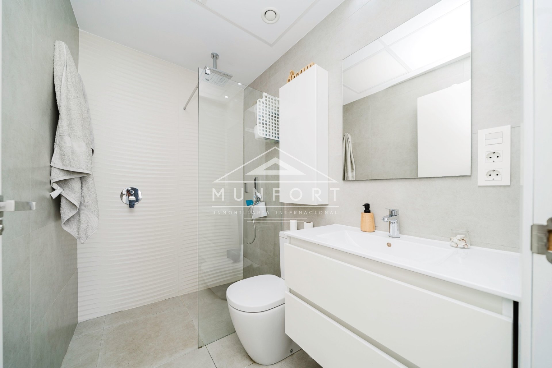 Resale - Villas -
Benijófar