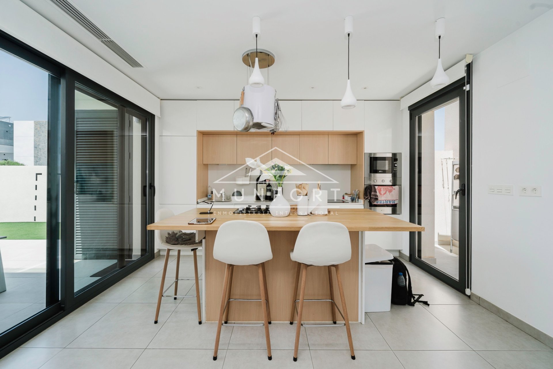 Resale - Villas -
Benijófar