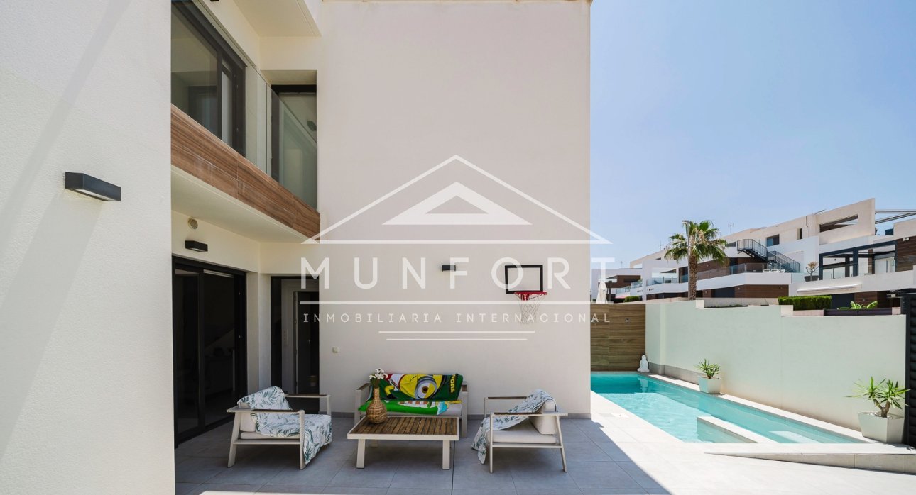 Resale - Villas -
Benijófar