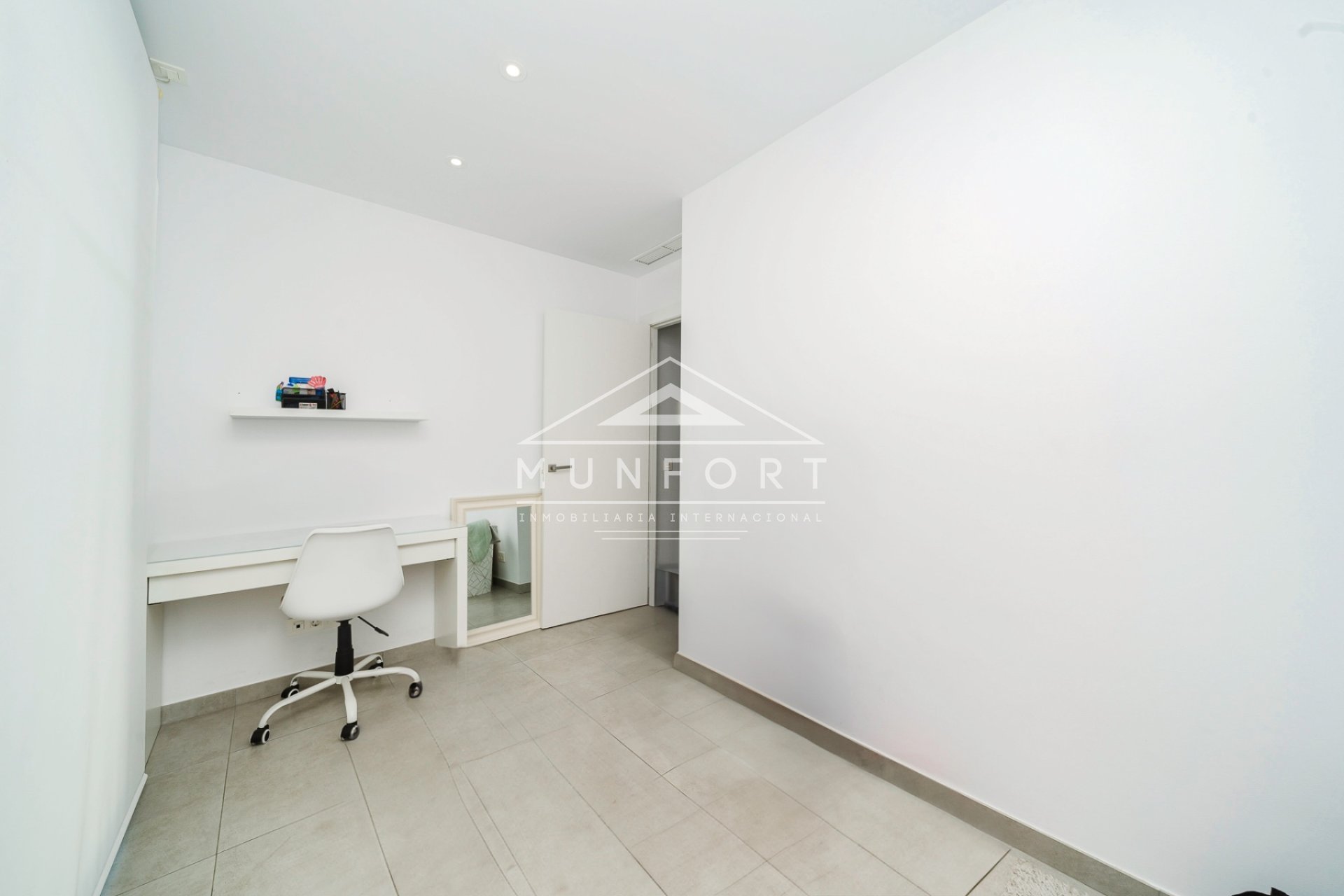 Resale - Villas -
Benijófar