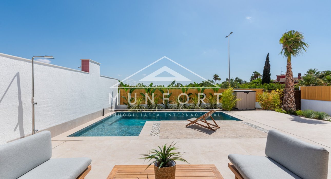 Resale - Villas -
Benijófar