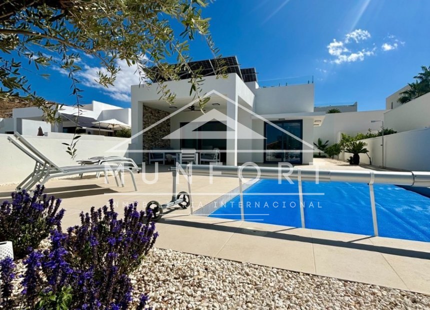Resale - Villas -
Benijófar