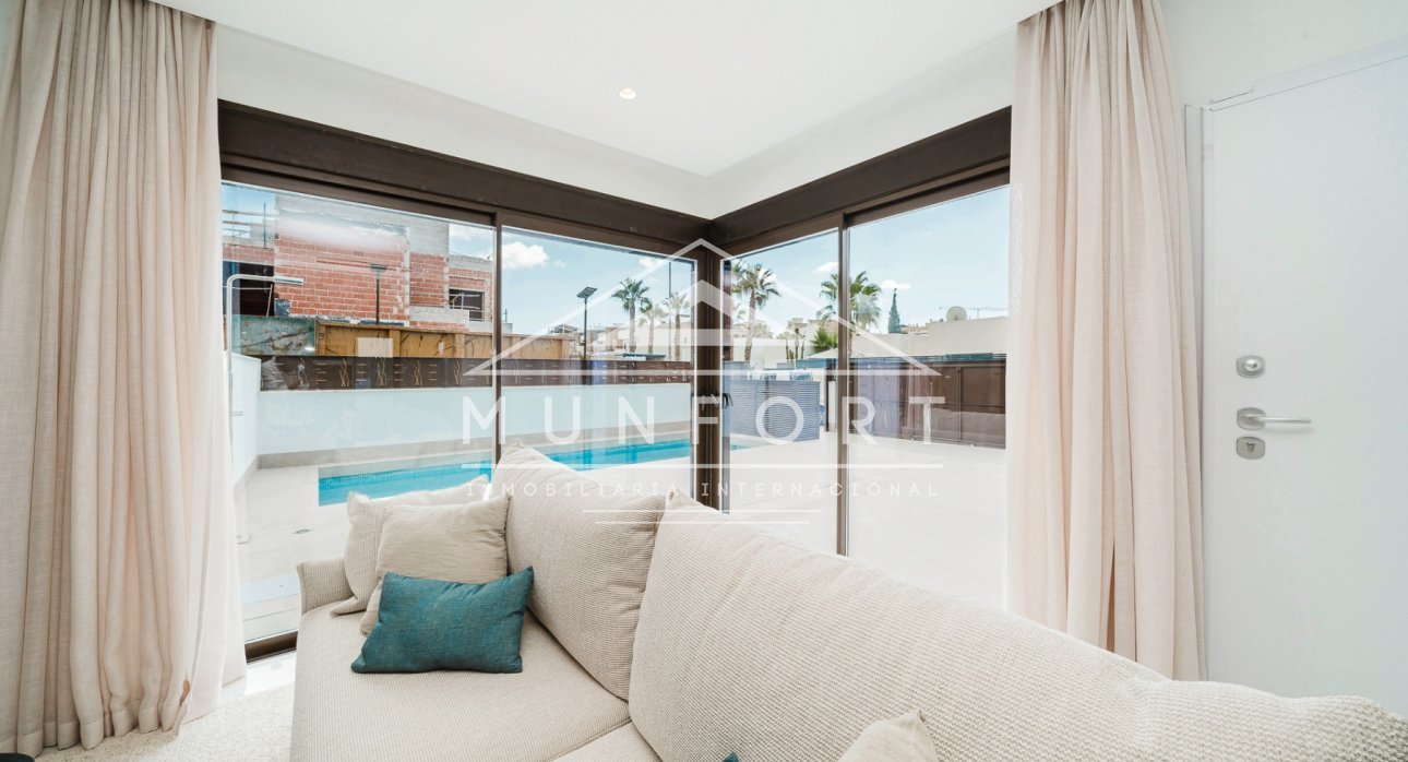 Resale - Villas -
Benijófar