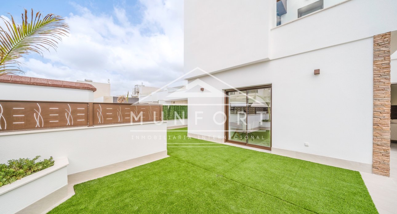 Resale - Villas -
Benijófar