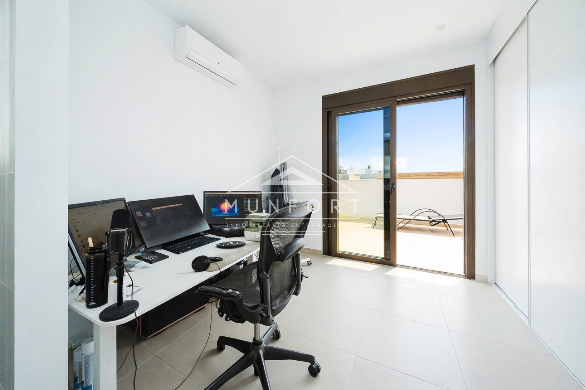 Resale - Villas -
Benijófar