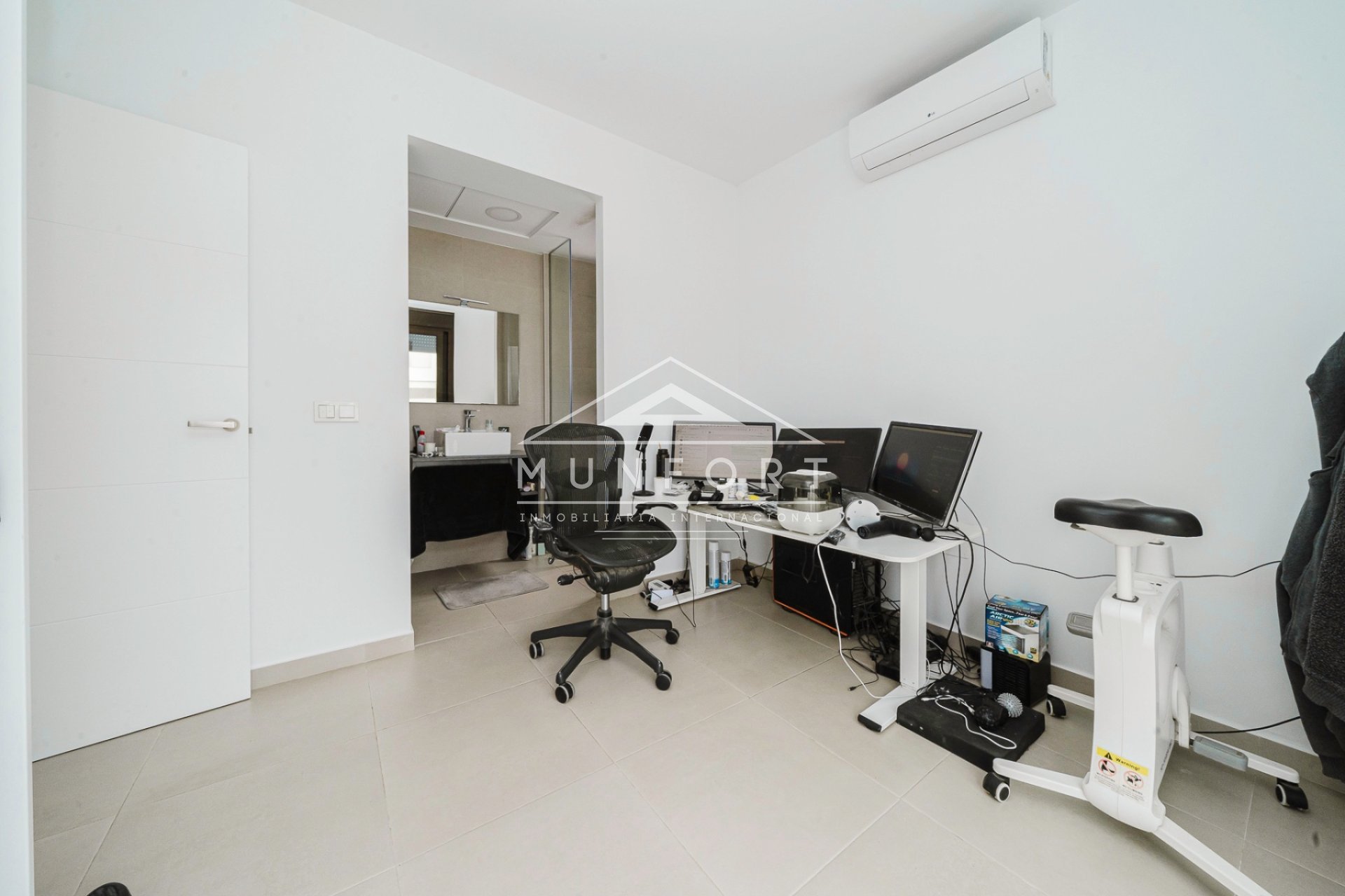 Resale - Villas -
Benijófar