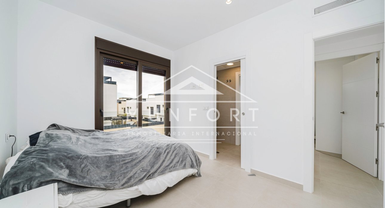 Resale - Villas -
Benijófar