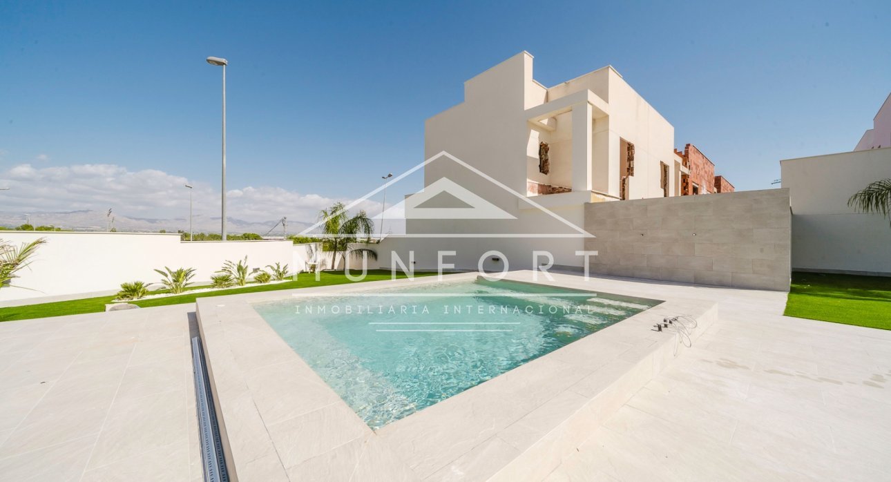 Resale - Villas -
Cox