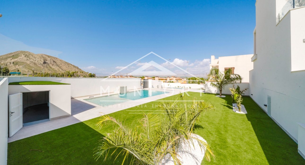 Resale - Villas -
Cox