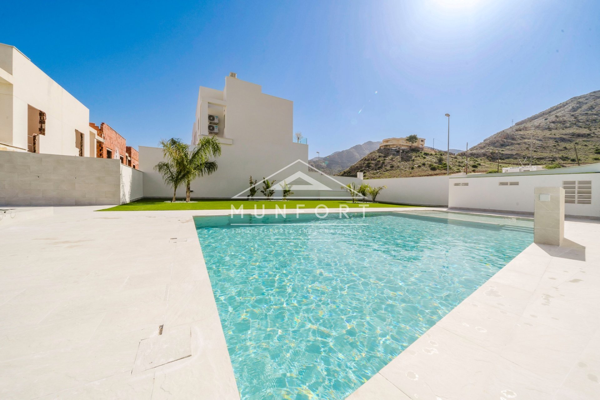 Resale - Villas -
Cox