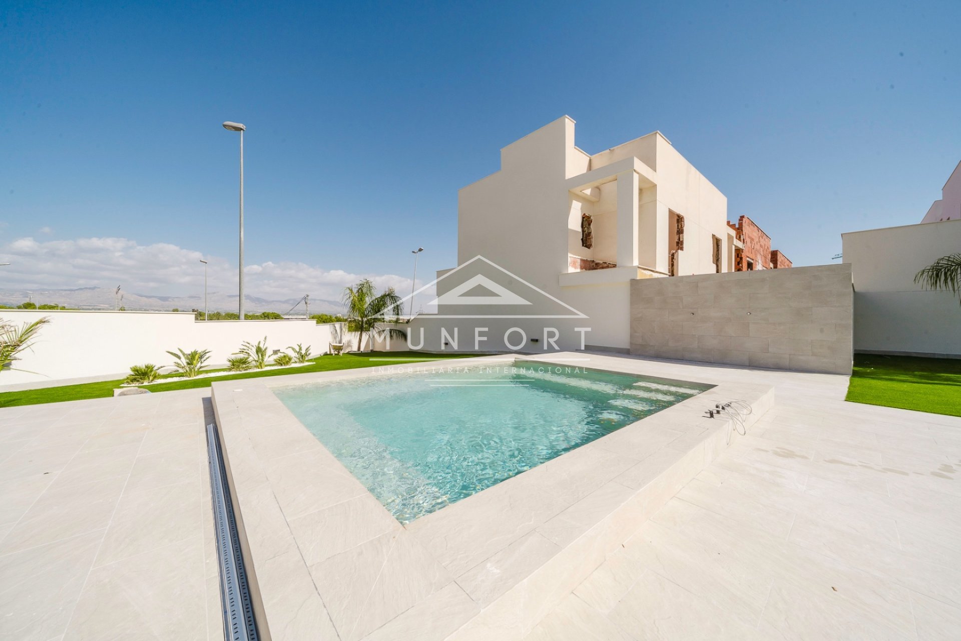 Resale - Villas -
Cox