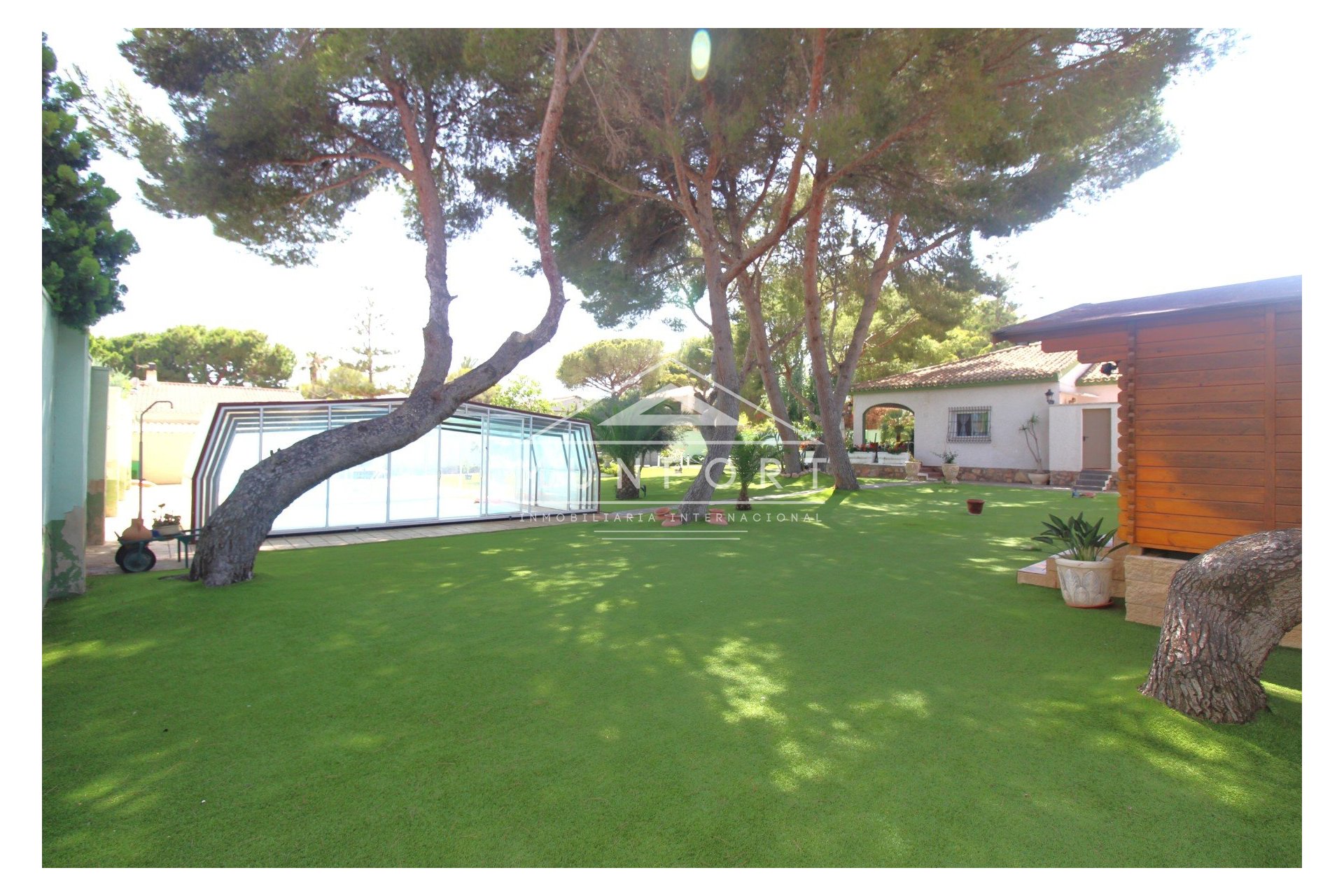 Resale - Villas -
Dehesa de Campoamor