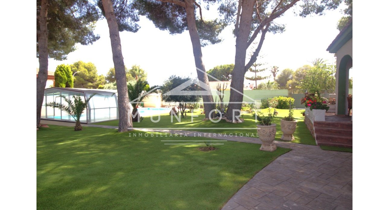 Resale - Villas -
Dehesa de Campoamor