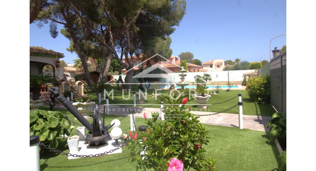 Resale - Villas -
Dehesa de Campoamor