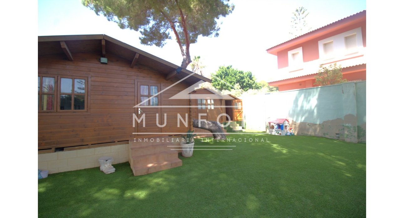 Resale - Villas -
Dehesa de Campoamor