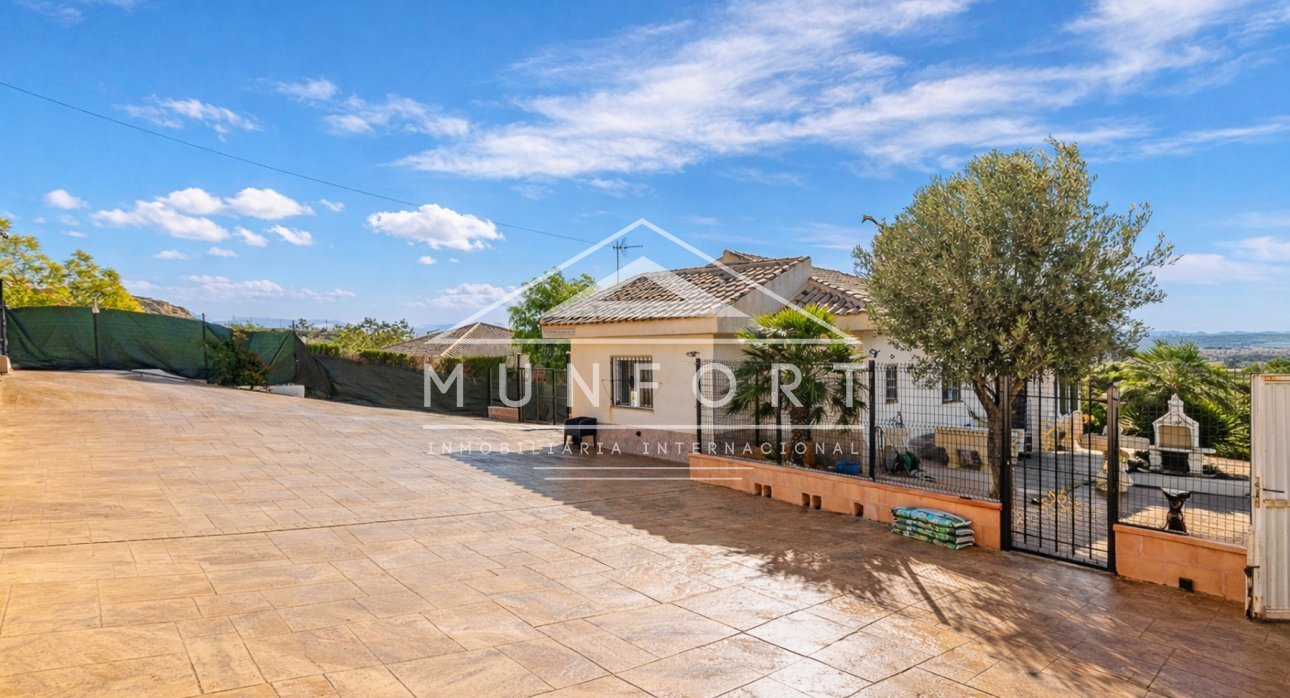 Resale - Villas -
Fortuna