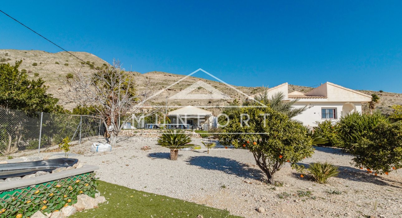 Resale - Villas -
Fortuna