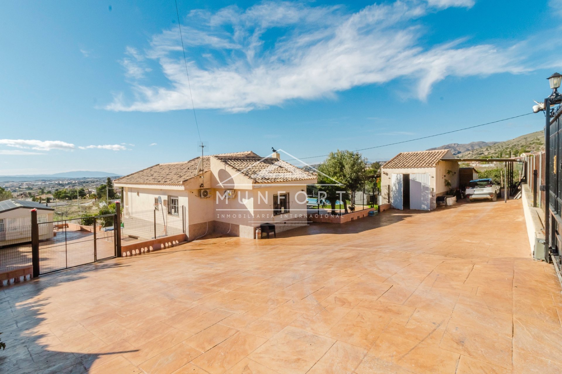 Resale - Villas -
Fortuna