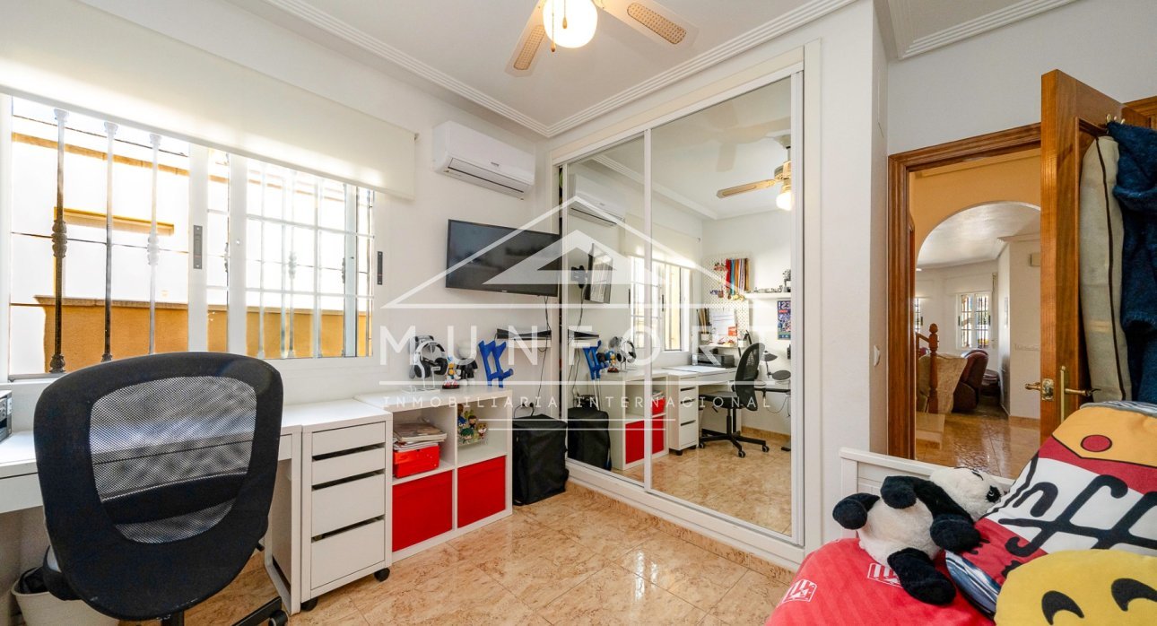 Resale - Villas -
Guardamar del Segura - El Raso - Guardamar del Segura