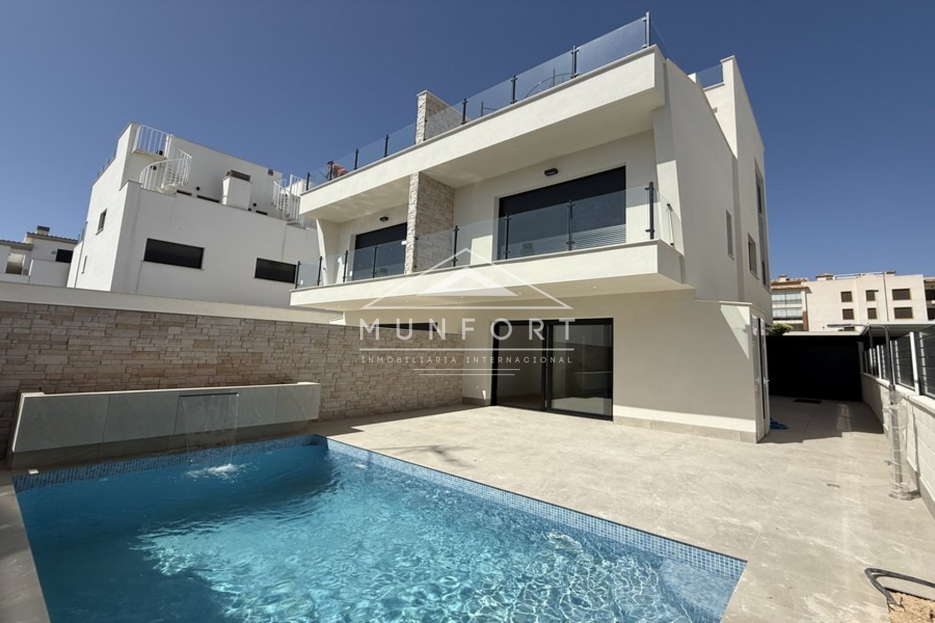 Resale - Villas -
Guardamar del Segura