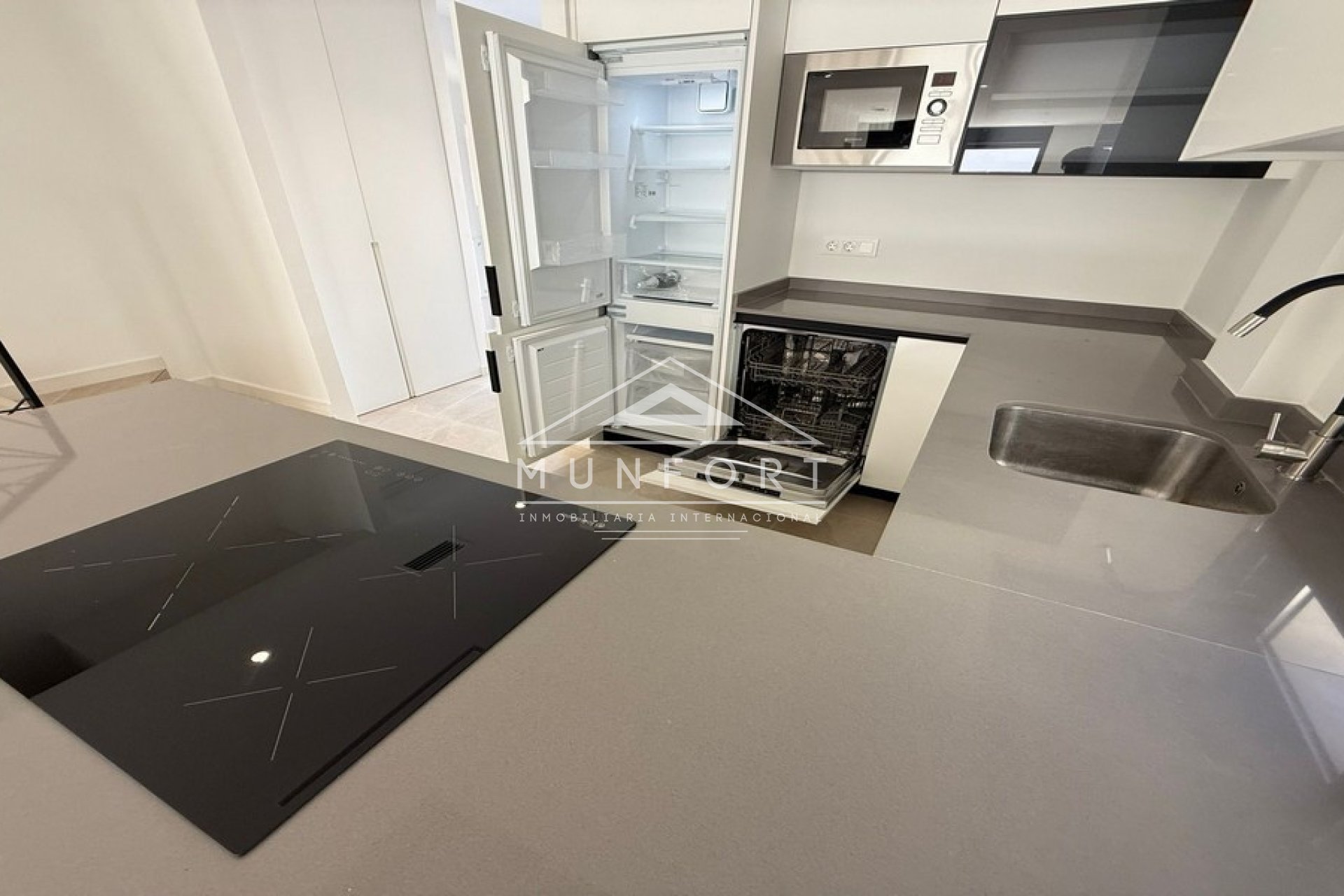 Resale - Villas -
Guardamar del Segura