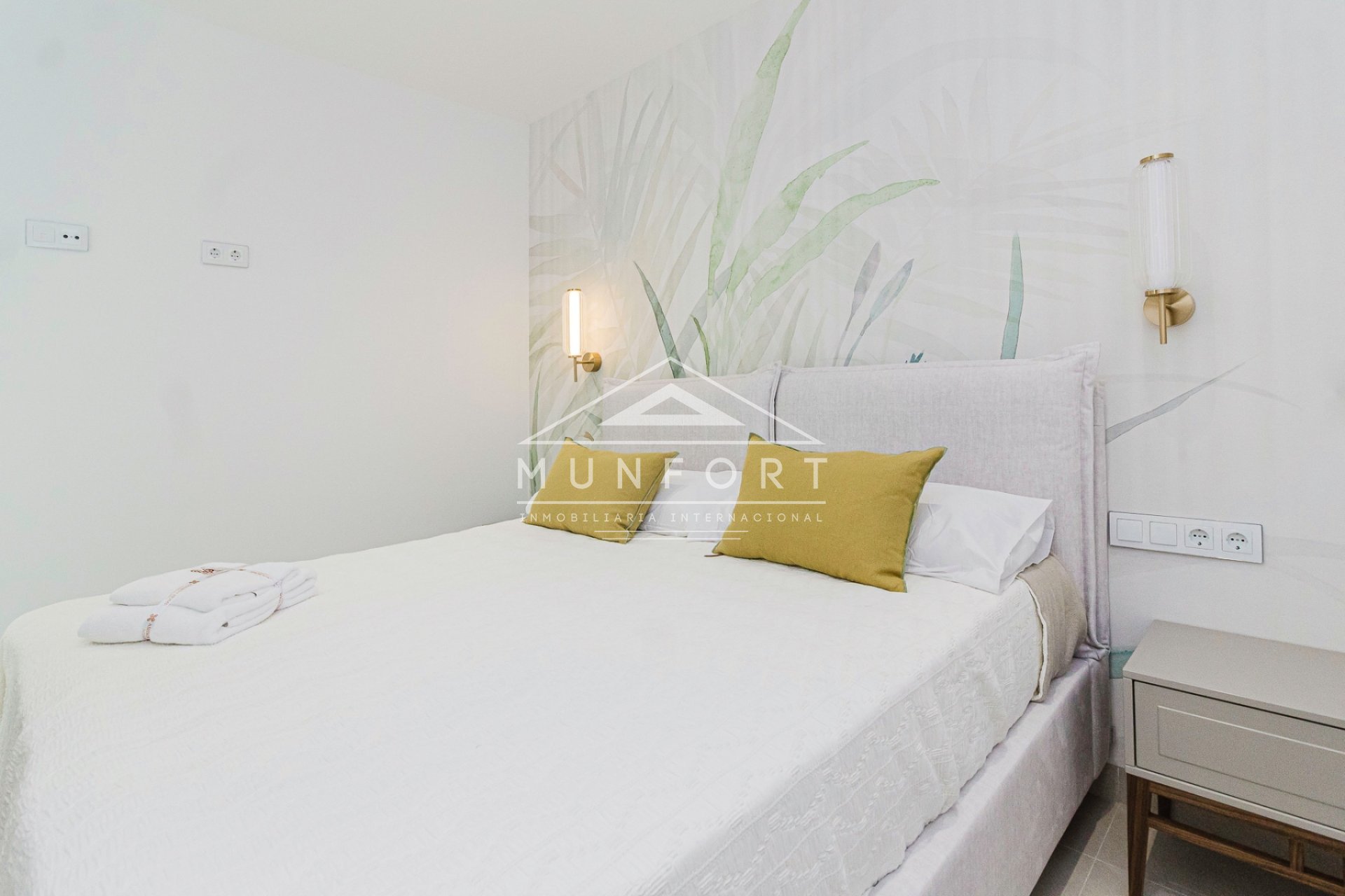 Resale - Villas -
La Manga - Playa Honda