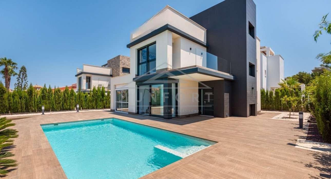 Resale - Villas -
La Manga - Playa Honda
