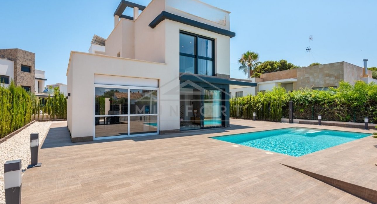 Resale - Villas -
La Manga - Playa Honda