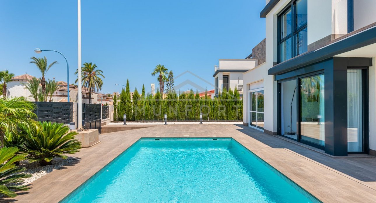 Resale - Villas -
La Manga - Playa Honda