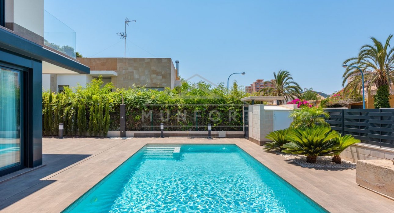 Resale - Villas -
La Manga - Playa Honda