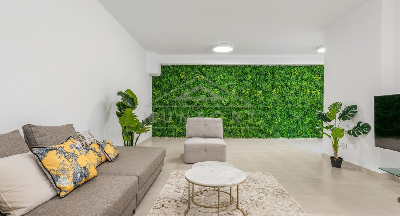 Resale - Villas -
La Manga - Playa Honda