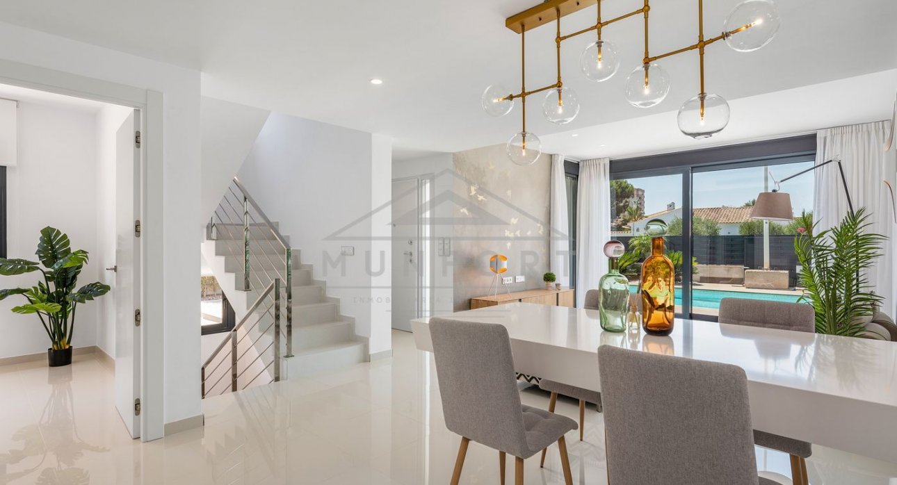 Resale - Villas -
La Manga - Playa Honda
