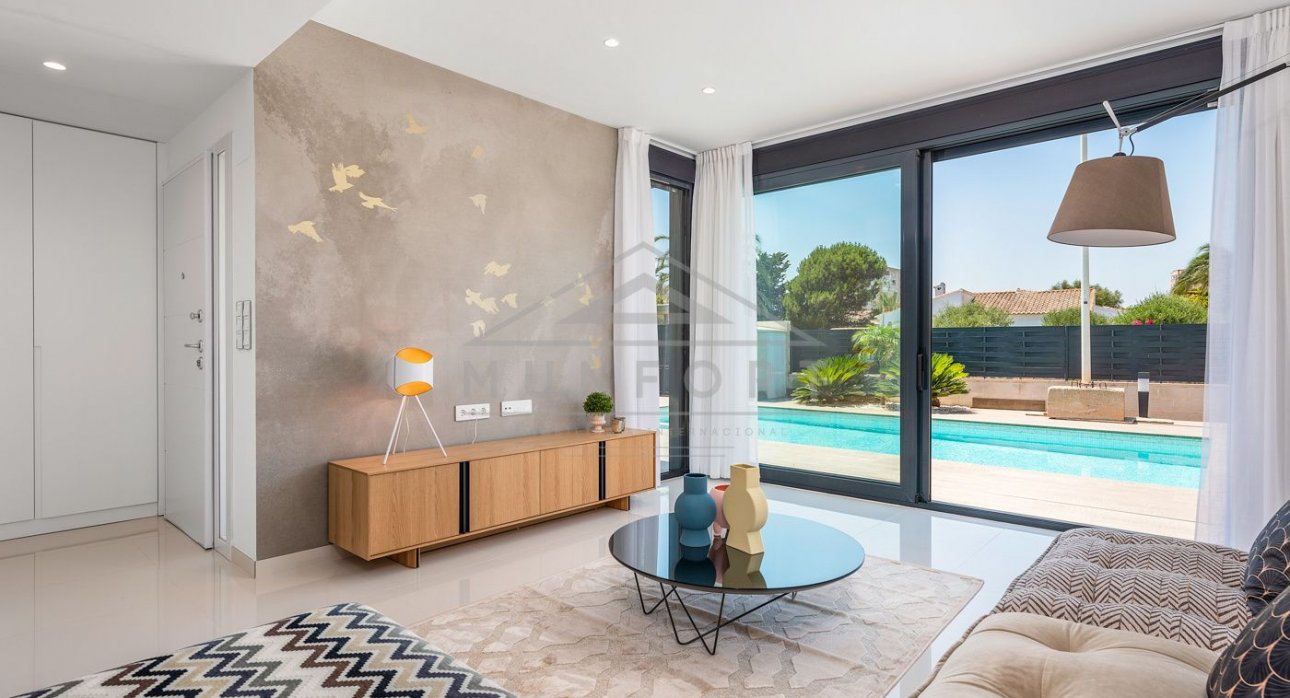 Resale - Villas -
La Manga - Playa Honda