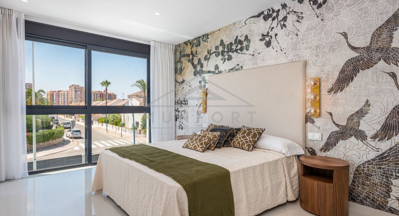 Resale - Villas -
La Manga - Playa Honda