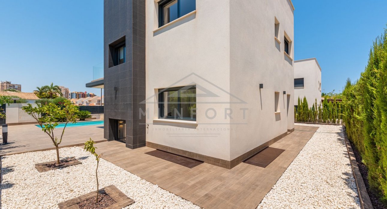 Resale - Villas -
La Manga - Playa Honda