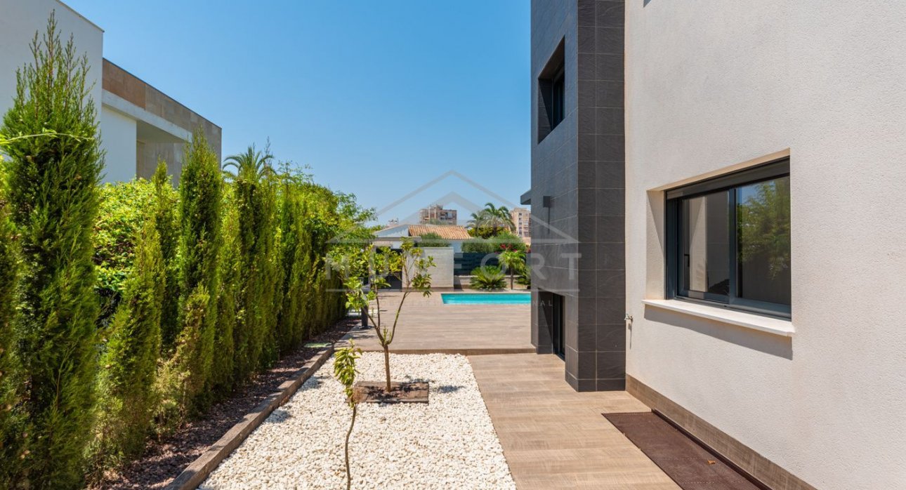 Resale - Villas -
La Manga - Playa Honda