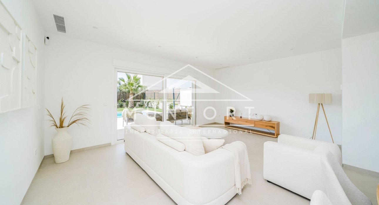 Resale - Villas -
Los Montesinos