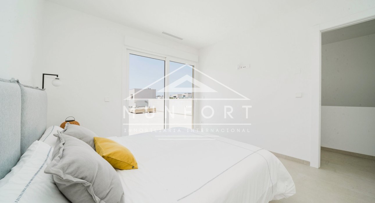 Resale - Villas -
Los Montesinos