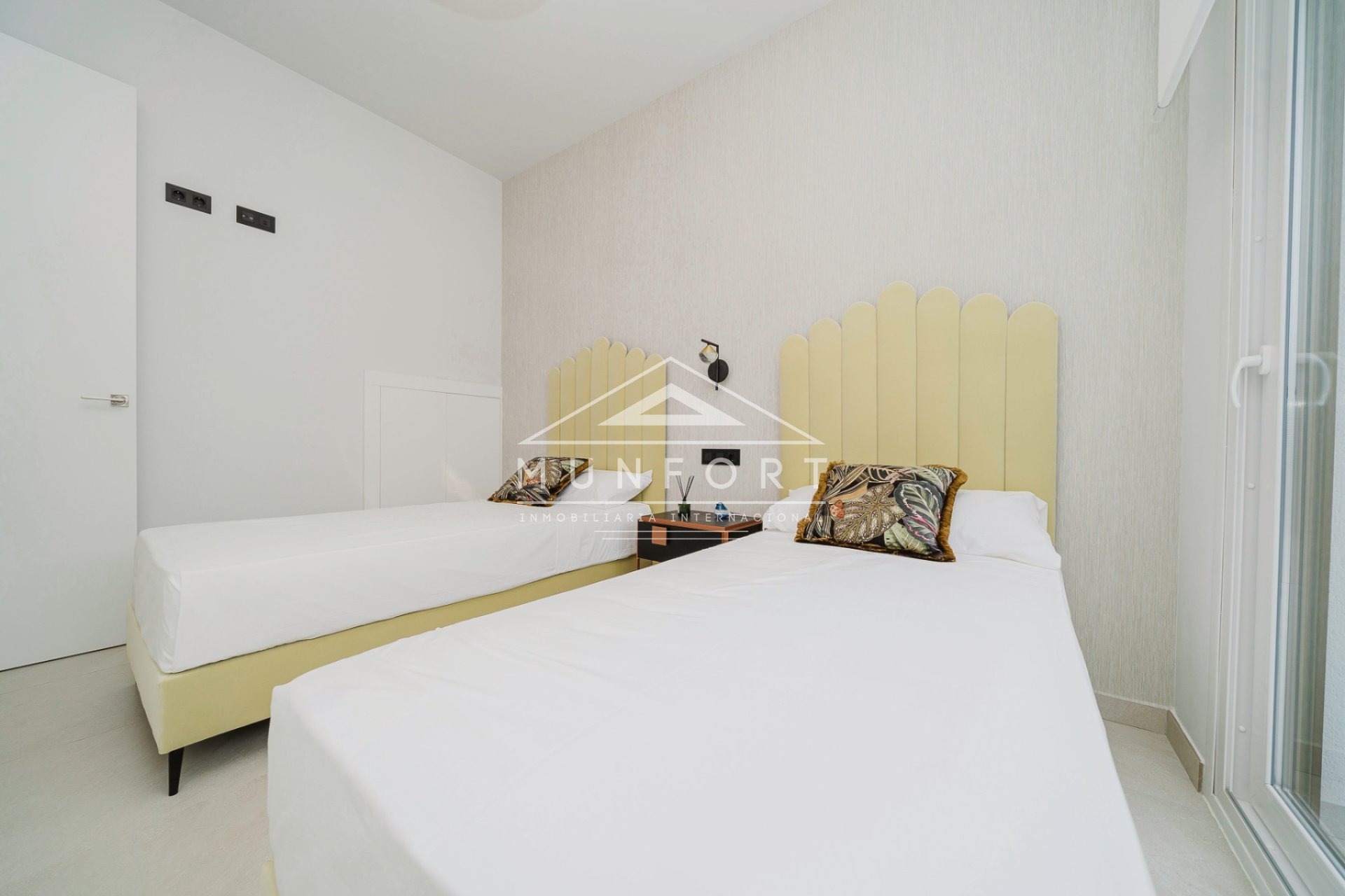 Resale - Villas -
Los Montesinos