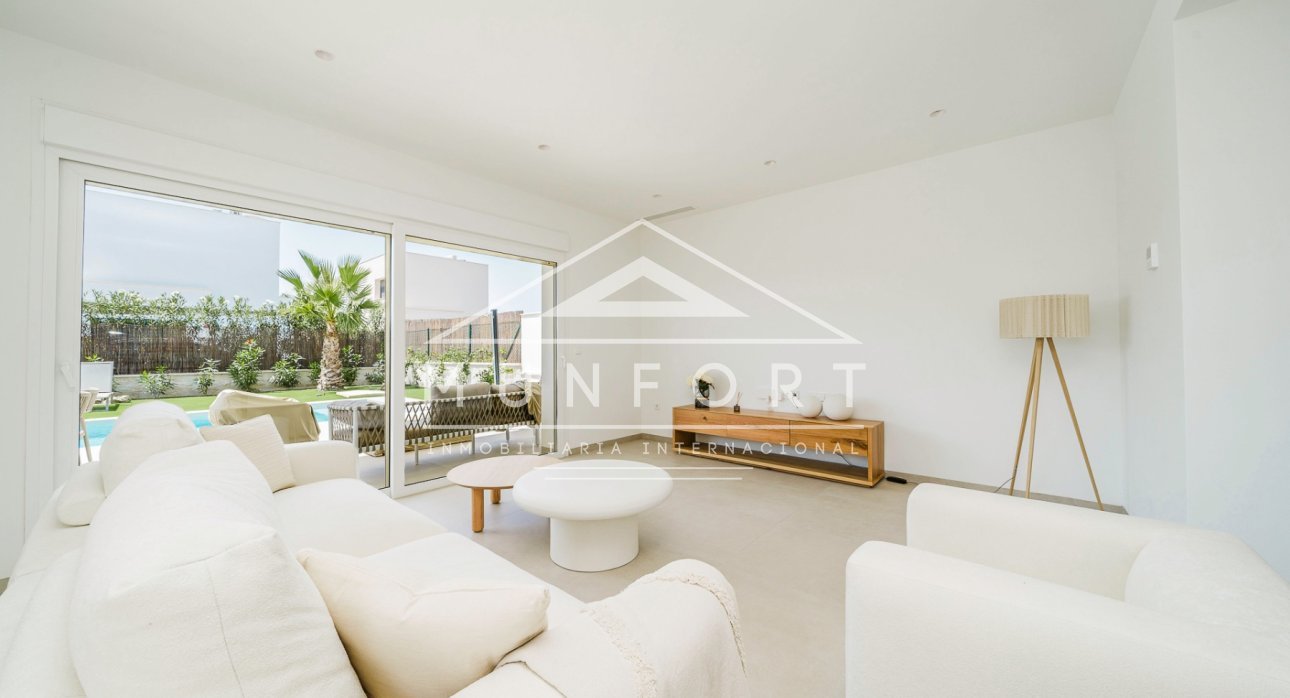 Resale - Villas -
Los Montesinos