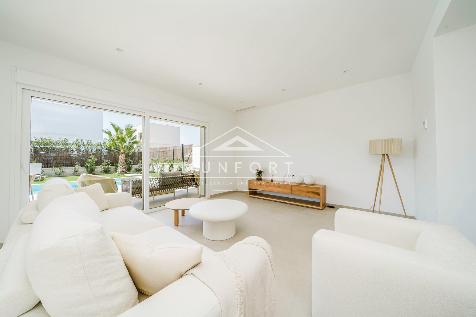 Resale - Villas -
Los Montesinos