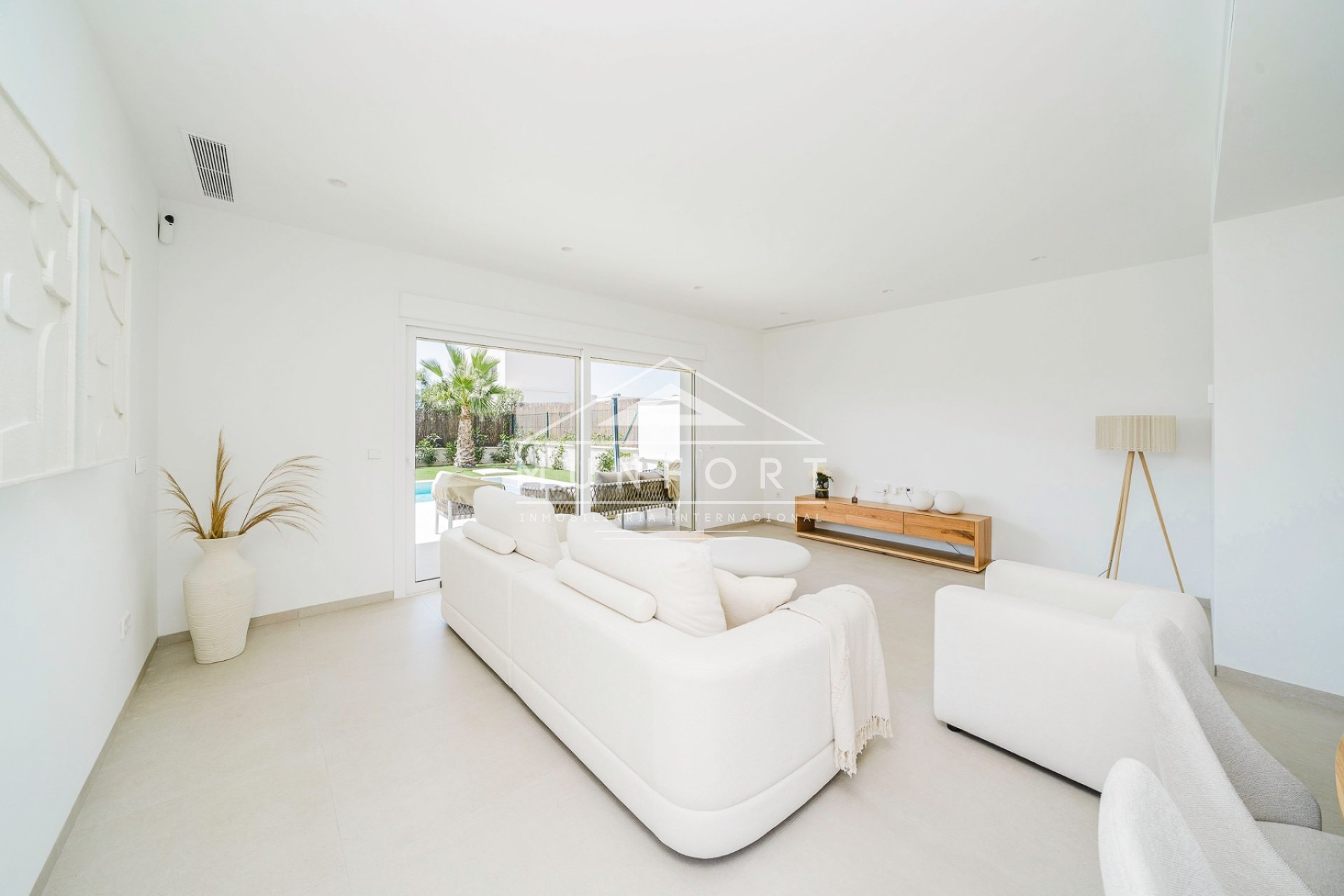 Resale - Villas -
Los Montesinos