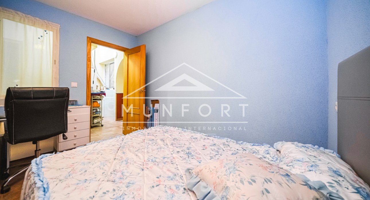 Resale - Villas -
Los Montesinos