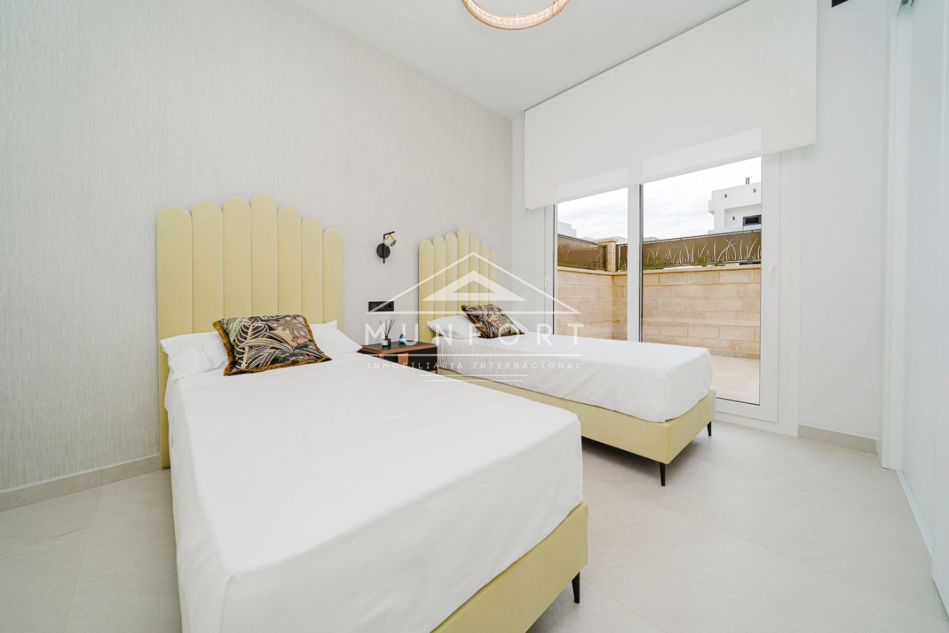 Resale - Villas -
Los Montesinos